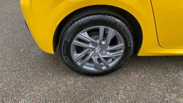 Peugeot 208 1.2 PureTech Active Premium 5dr Petrol Hatchback